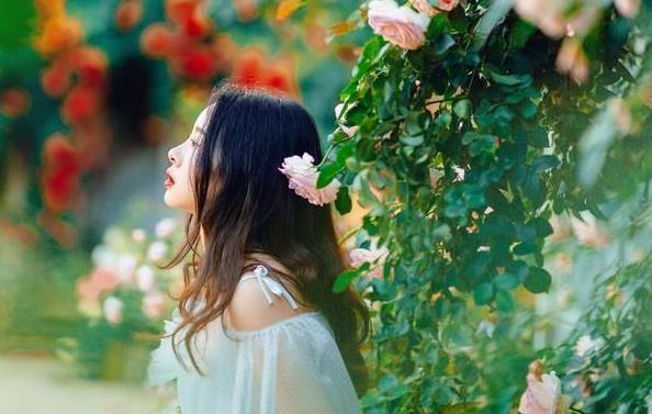 女人拼命挣钱的图片 励志,女人拼命挣钱的图片 励志图?