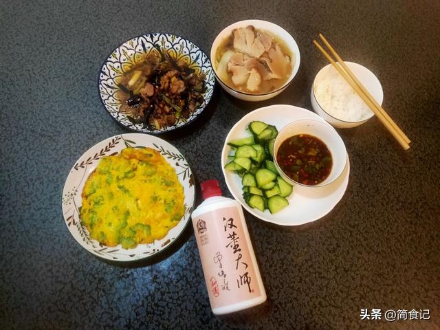 喝酒朋友圈配图图片大全,喝酒后的朋友圈配图?